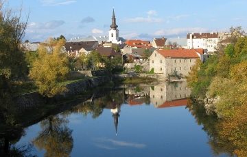 Gospić ima privilegiju da kao sjedište županije ima manje-više sve potrebne institucije i ustanove potrebne za život. Kvalitetne institucije stavit će ljude u prvi plan, za ostvarenje konkurentnosti i gospodarskog rasta.
